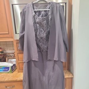 Grey Long Chiffon Lace Dress with Sleeves